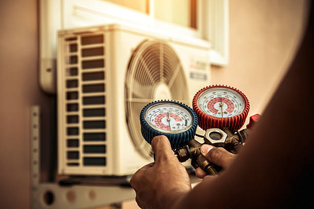 Professional Ductwork Repair technician working in Gordon, TX